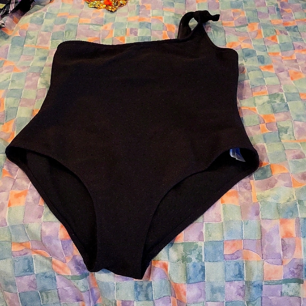 One shoulder black swimsuit. Old navy. Ribbed.